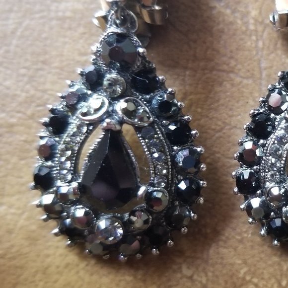 RARE VINTAGE JOSE & MARIA BARRERA BLACK CRYSTAL DROP EVENING CHANDELIER EARRINGS - Picture 6 of 12